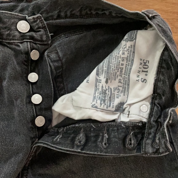 Levi 501s Skinny Jeans in Black Stick size 26w 28l - Picture 9 of 9